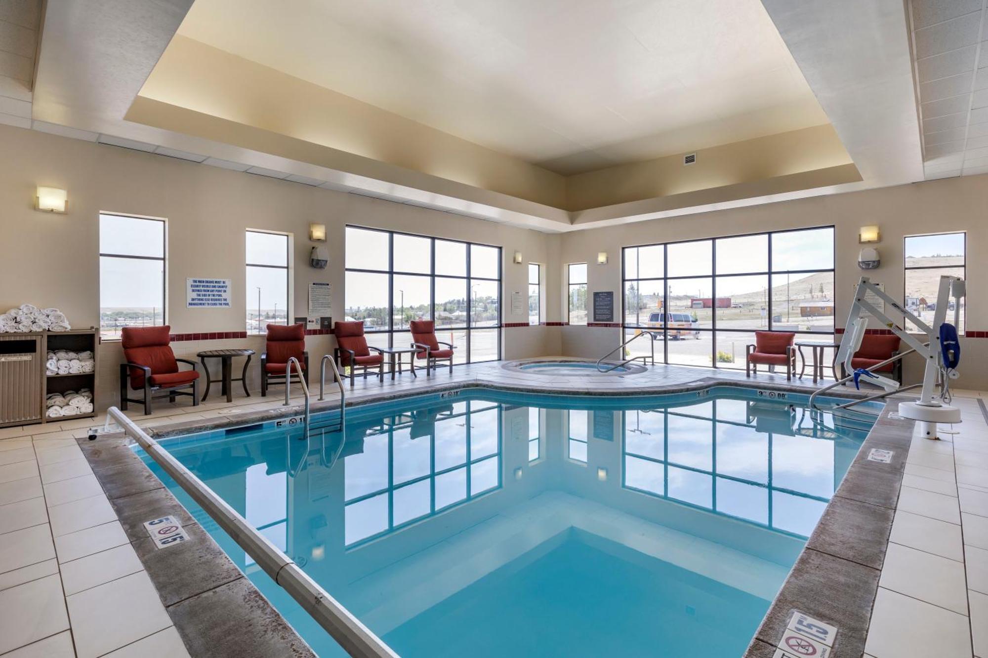Comfort Inn & Suites Gateway To Glacier National Park Shelby Eksteriør billede