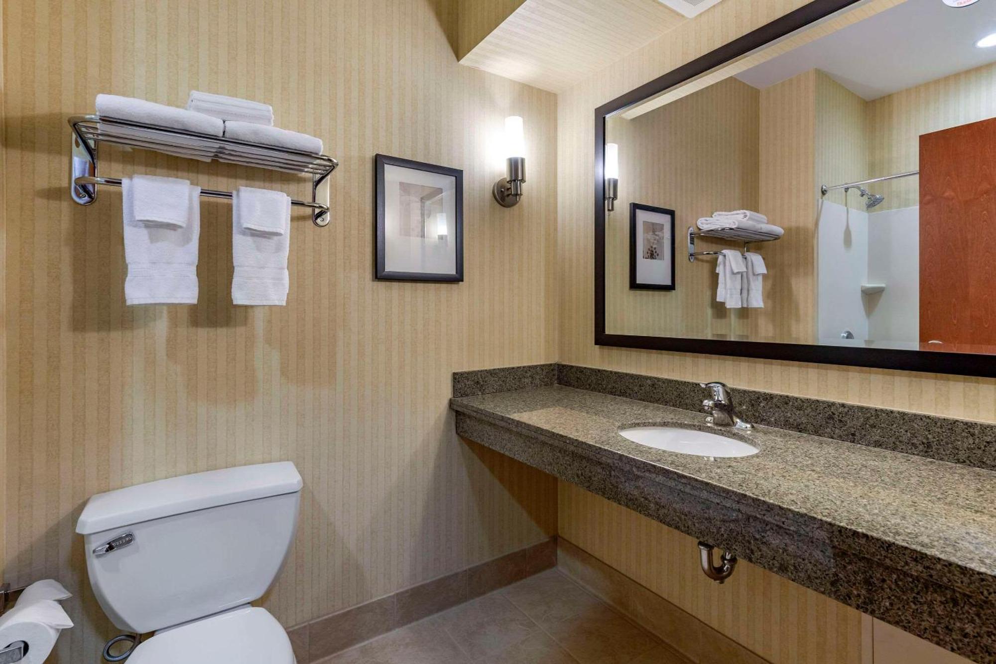 Comfort Inn & Suites Gateway To Glacier National Park Shelby Eksteriør billede