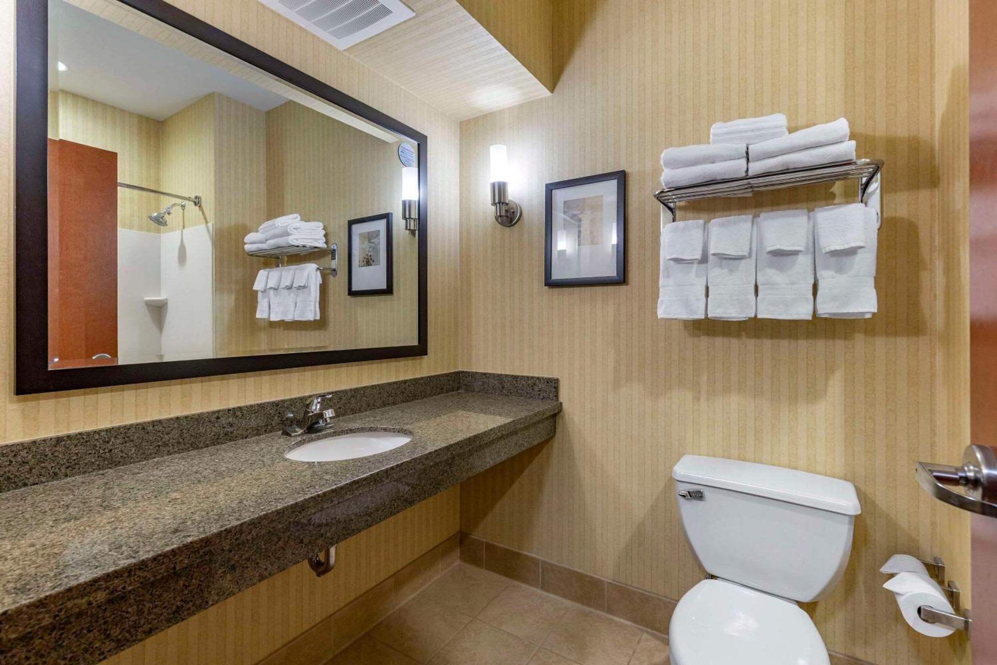 Comfort Inn & Suites Gateway To Glacier National Park Shelby Eksteriør billede