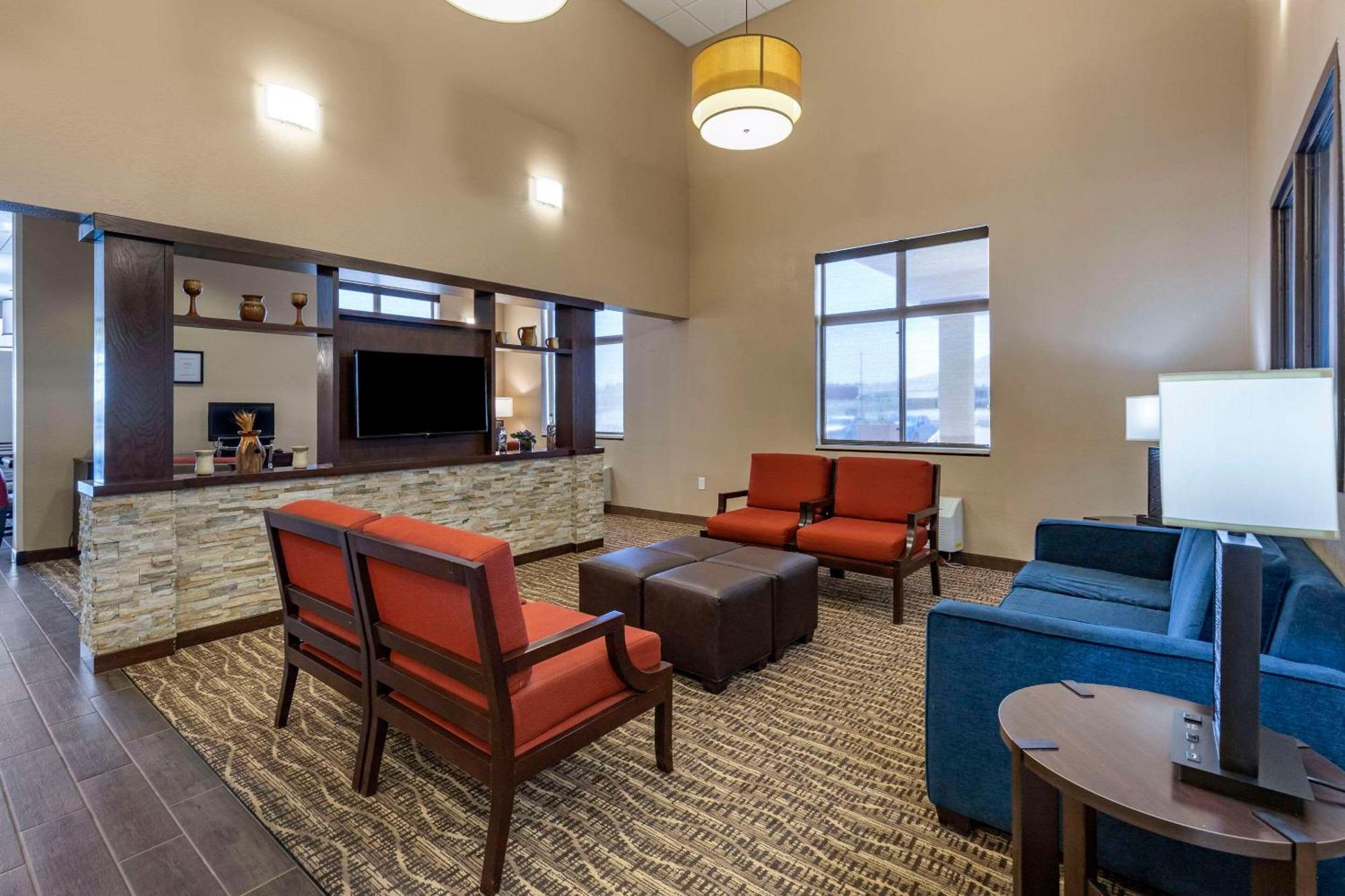 Comfort Inn & Suites Gateway To Glacier National Park Shelby Eksteriør billede